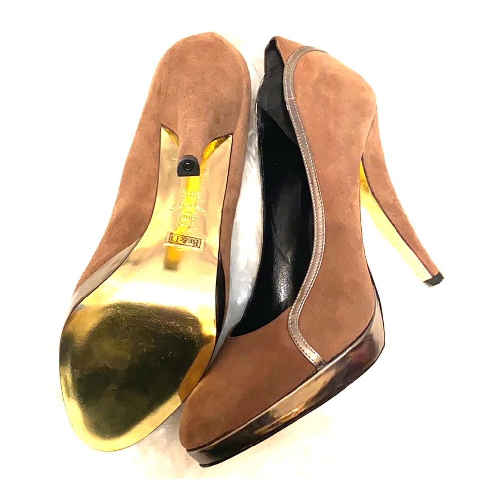 Be&D Suede Gold Bottom Heel 👠 Retail: $590